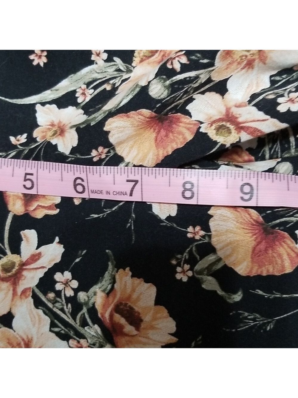 H&M ankle croped pants ,great design, size 10 .Cotton and polyester blend.Zipped - Picture 7 of 10
